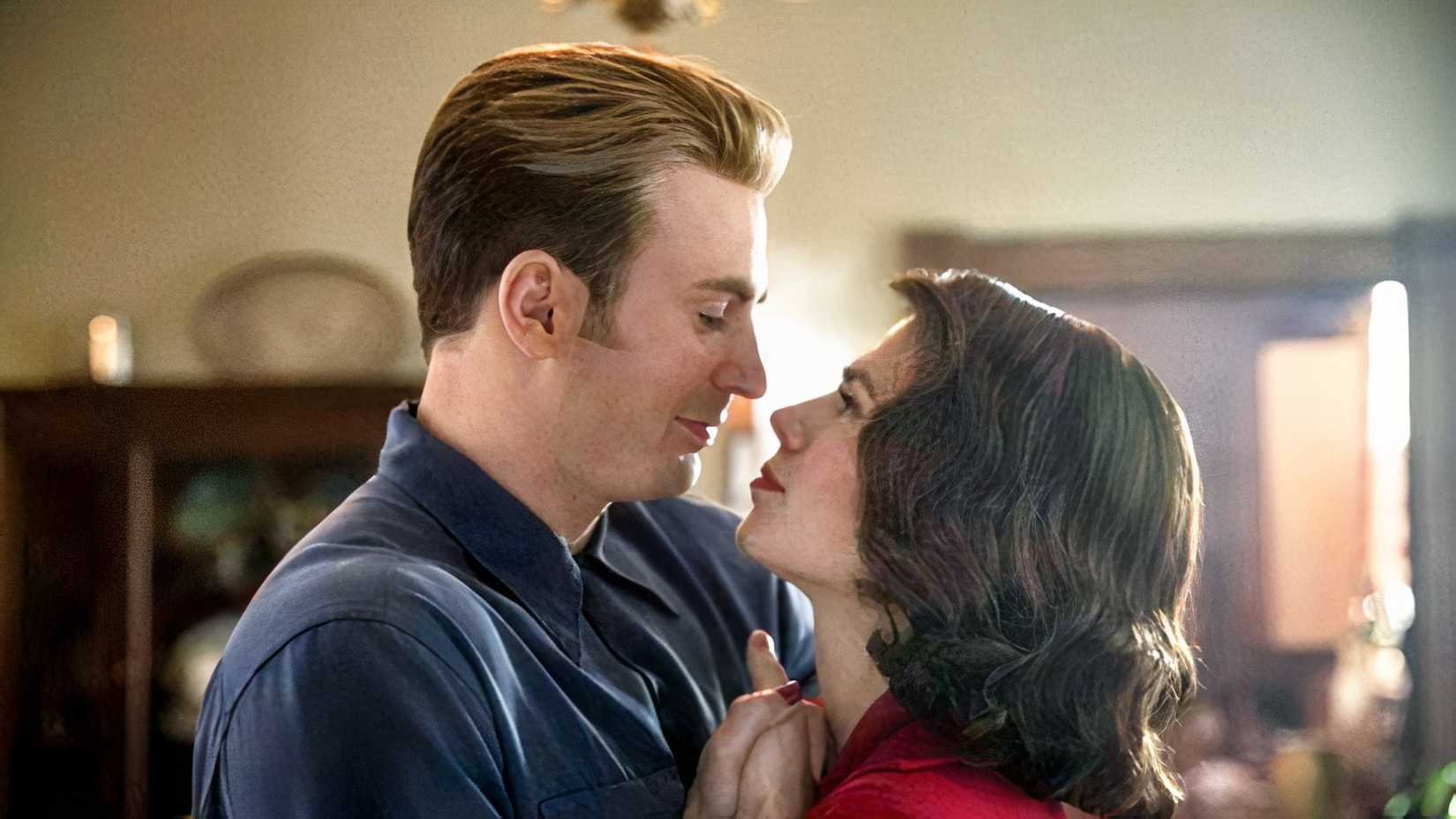 Marvel выпустила сцену после титров фильма «Человек-паук: Новый день» спустя два месяца внутри повторного проката «Мстителей: Финал» Стив и Пегги в фильме Мстители Финал