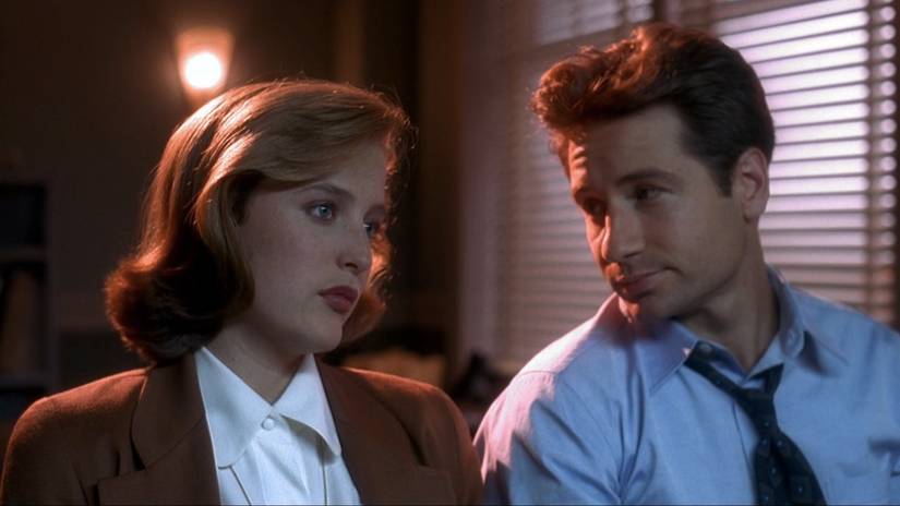 X-Files Mulder Scully David Duchovny Gillian Anderson Squeeze