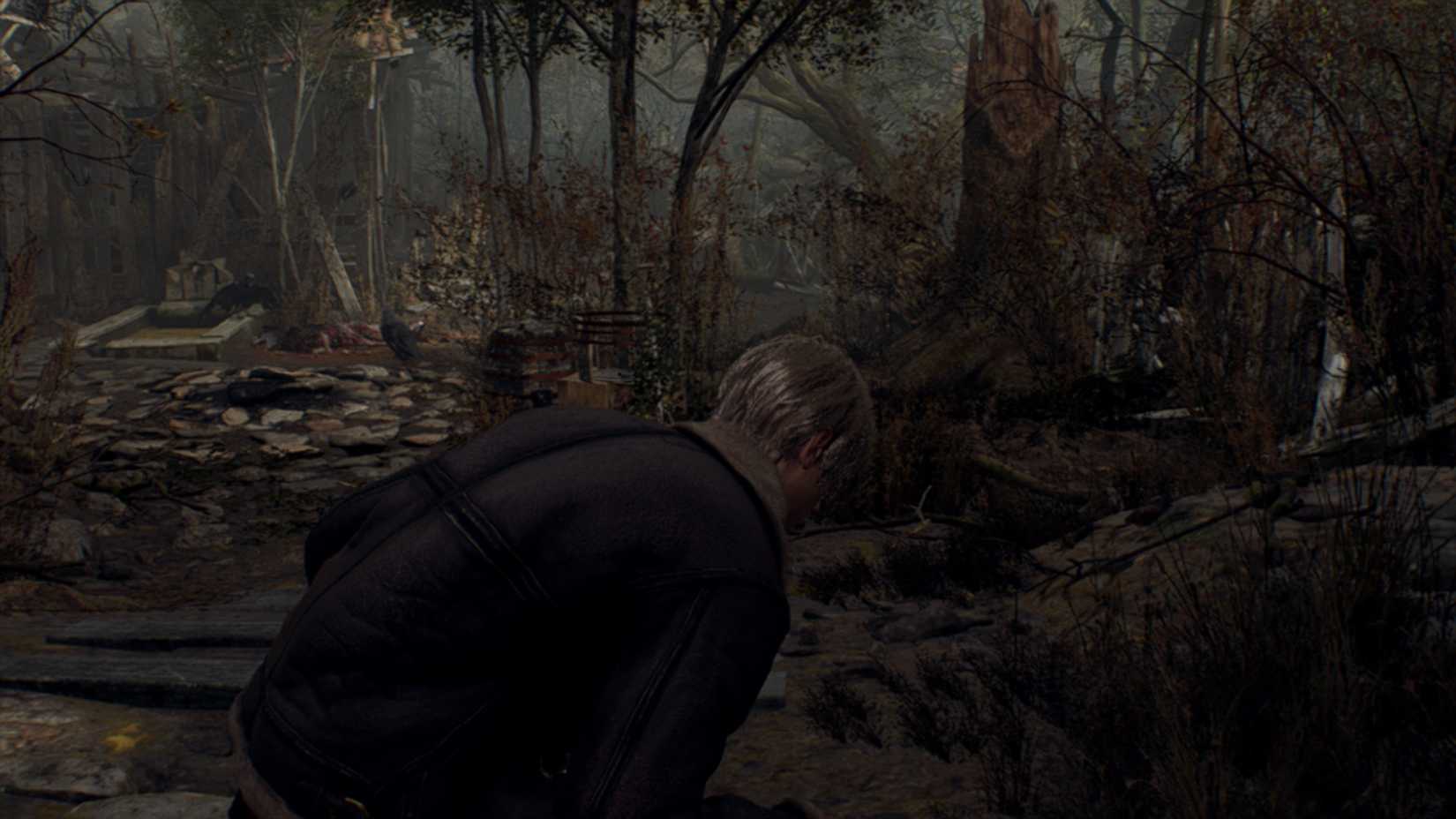 Leon crouching in Resident Evil 4