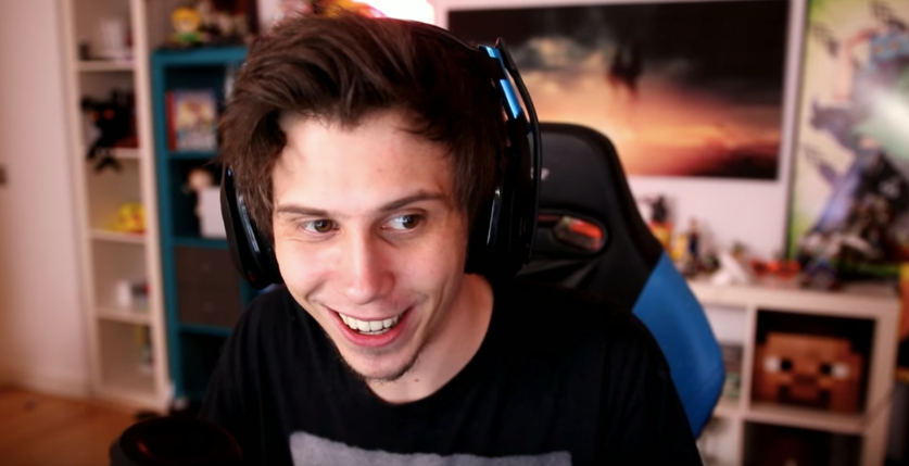 Fortnite livestream with 100 YouTubers draws in more than 1M viewers