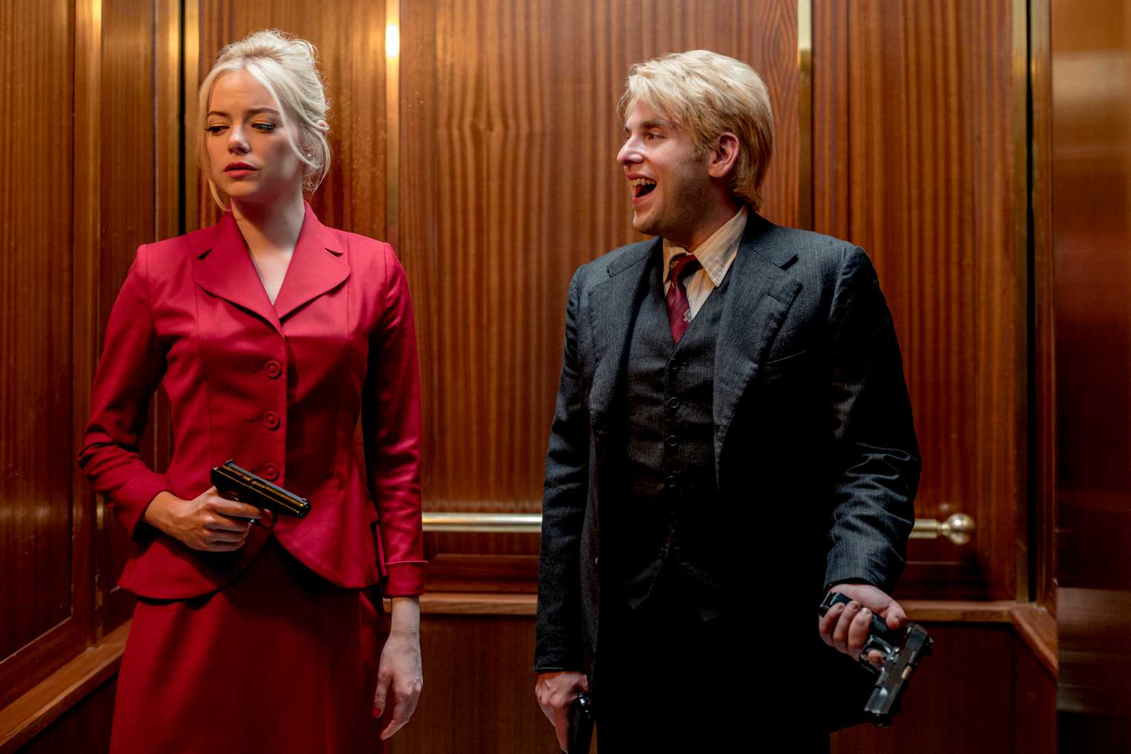 Maniac - Annie Landsberg (Emma Stone) and Owen Milgrim (Jonah Hill) in an elevator