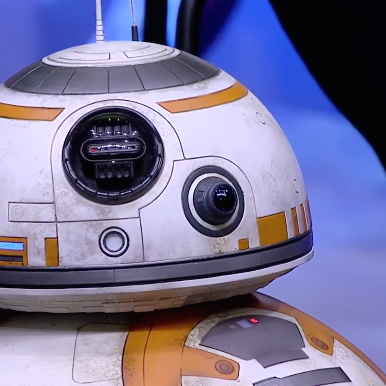 Droid R2 Bb8 Disney Store EXCLUSIVE Star Wars Elite Series Droid