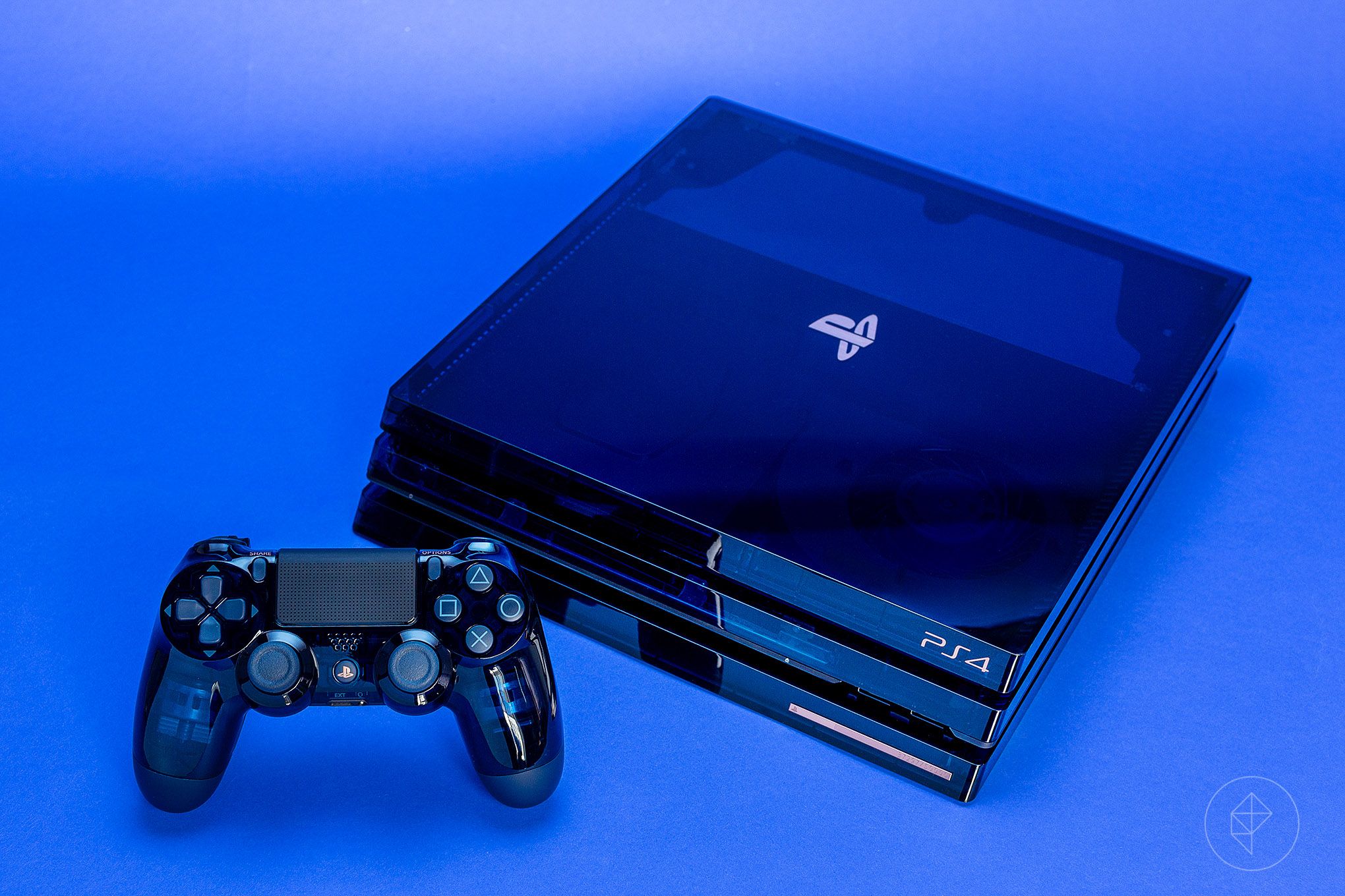 PS4 Crystal、500 Million Limited Edition PS4 500 Million Limited Edition 2TB Console Full Accessories