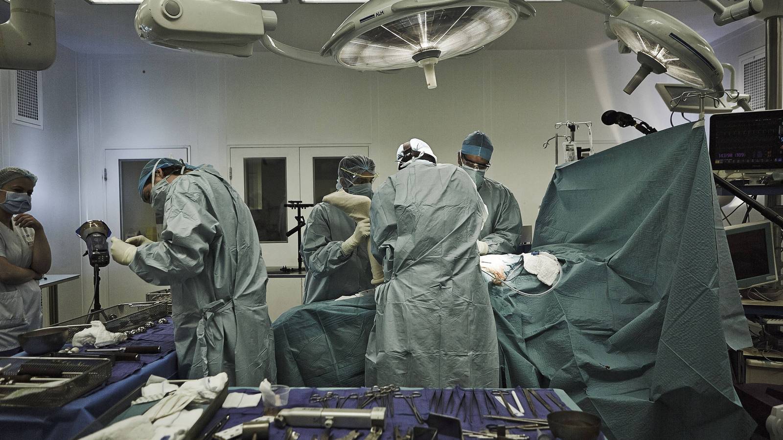 Watch the first Oculus Rift operation meant to change the way surgeons ...