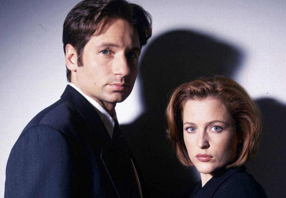 Celebrate Friday with the X-Files theme in a major key, it's so happy!