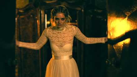 Samara Weaving trong Ready or Not