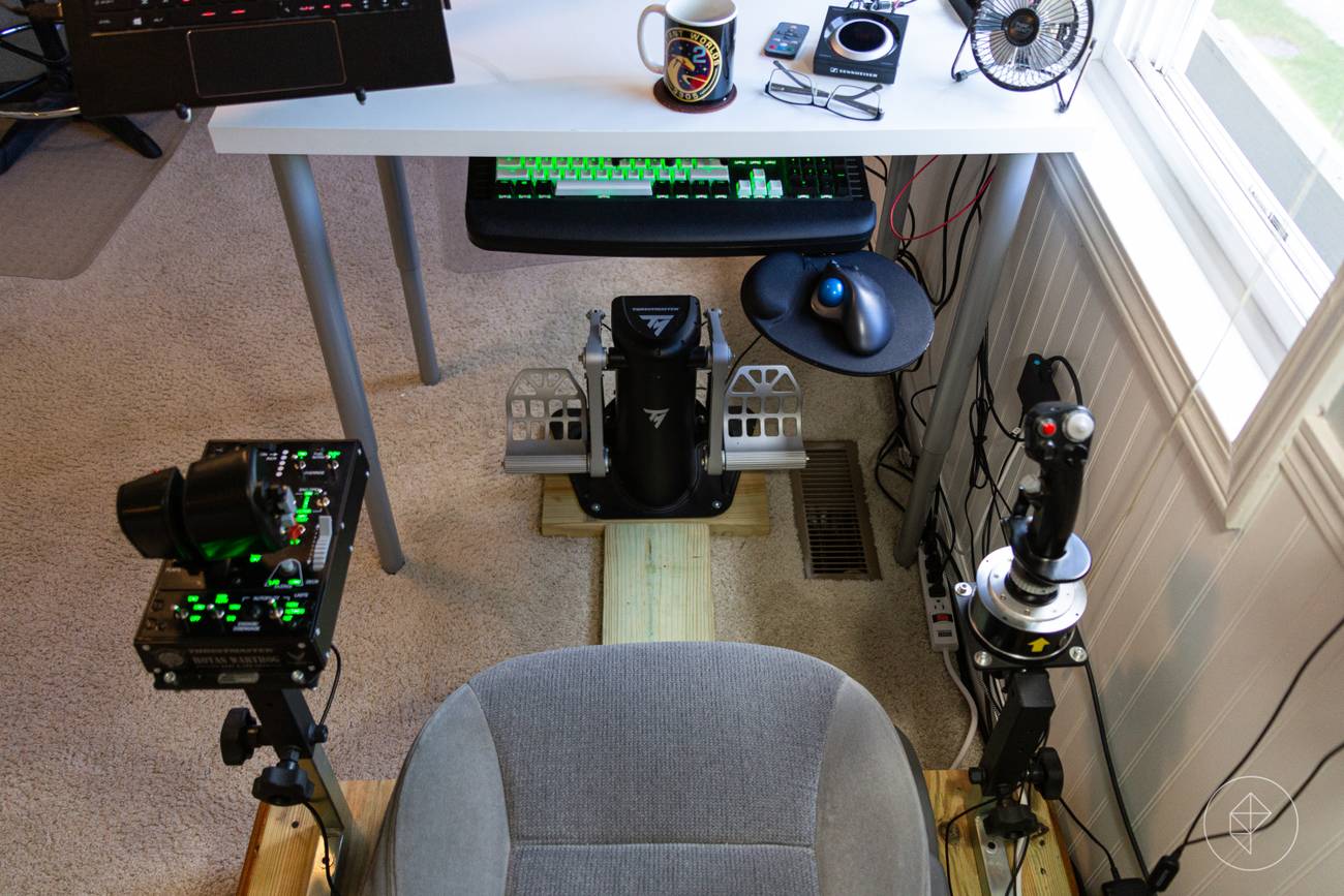 How to build a flight simulator cockpit for PC games