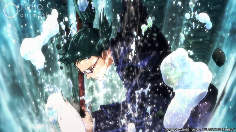 Maki from Jujutsu Kaisen fighting. 