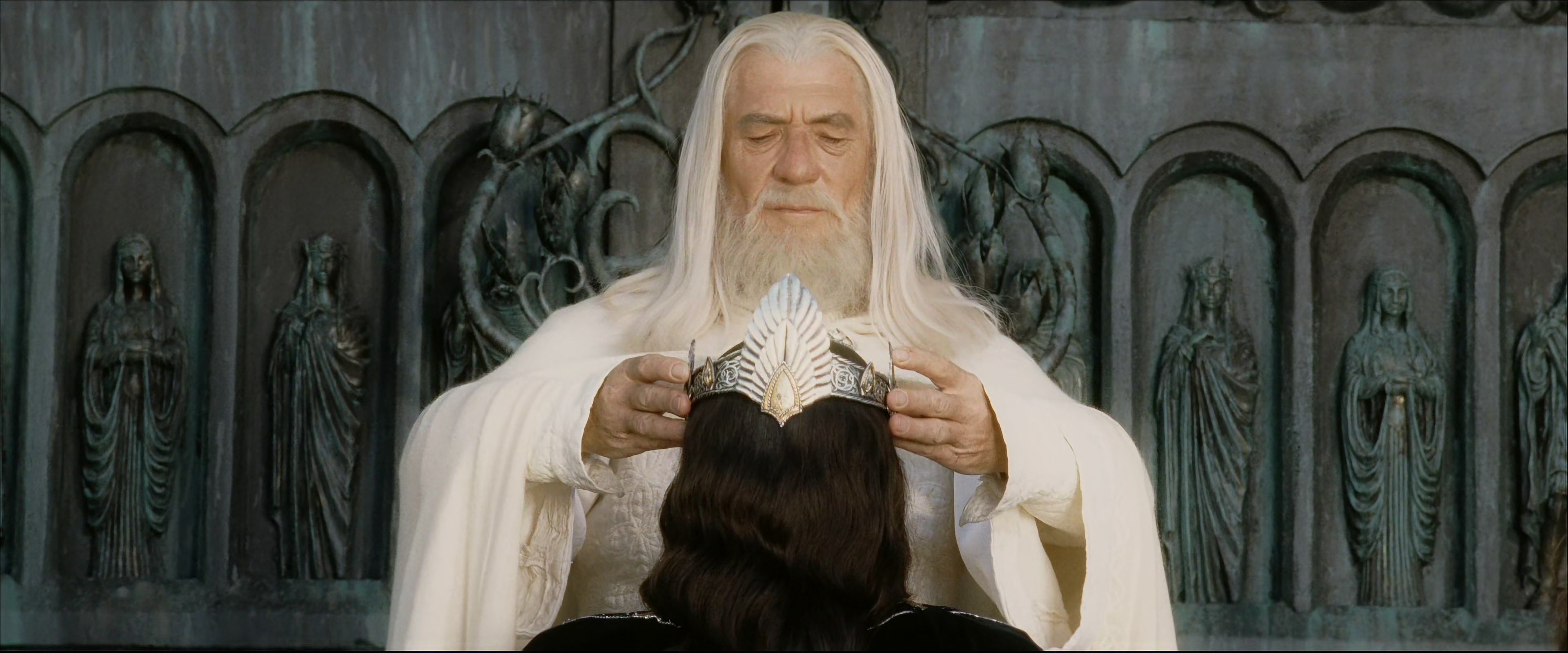 Lord of the Rings’ New Aragorn Actor Officially Opens up on Role’s Immense Pressure