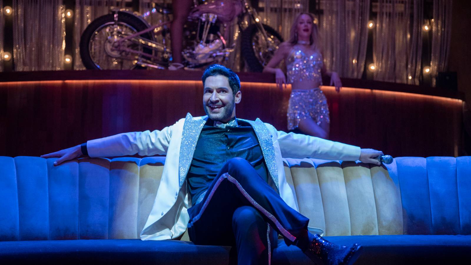 Gwendoline Christie's Sandman Lucifer and the show Lucifer are the same, image size:1600x900