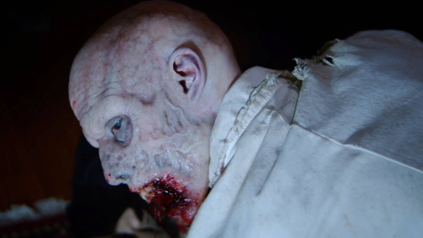 Resident Evil: Welcome to Raccoon City's “Turning Around Zombie” speaks, image size:1600x900