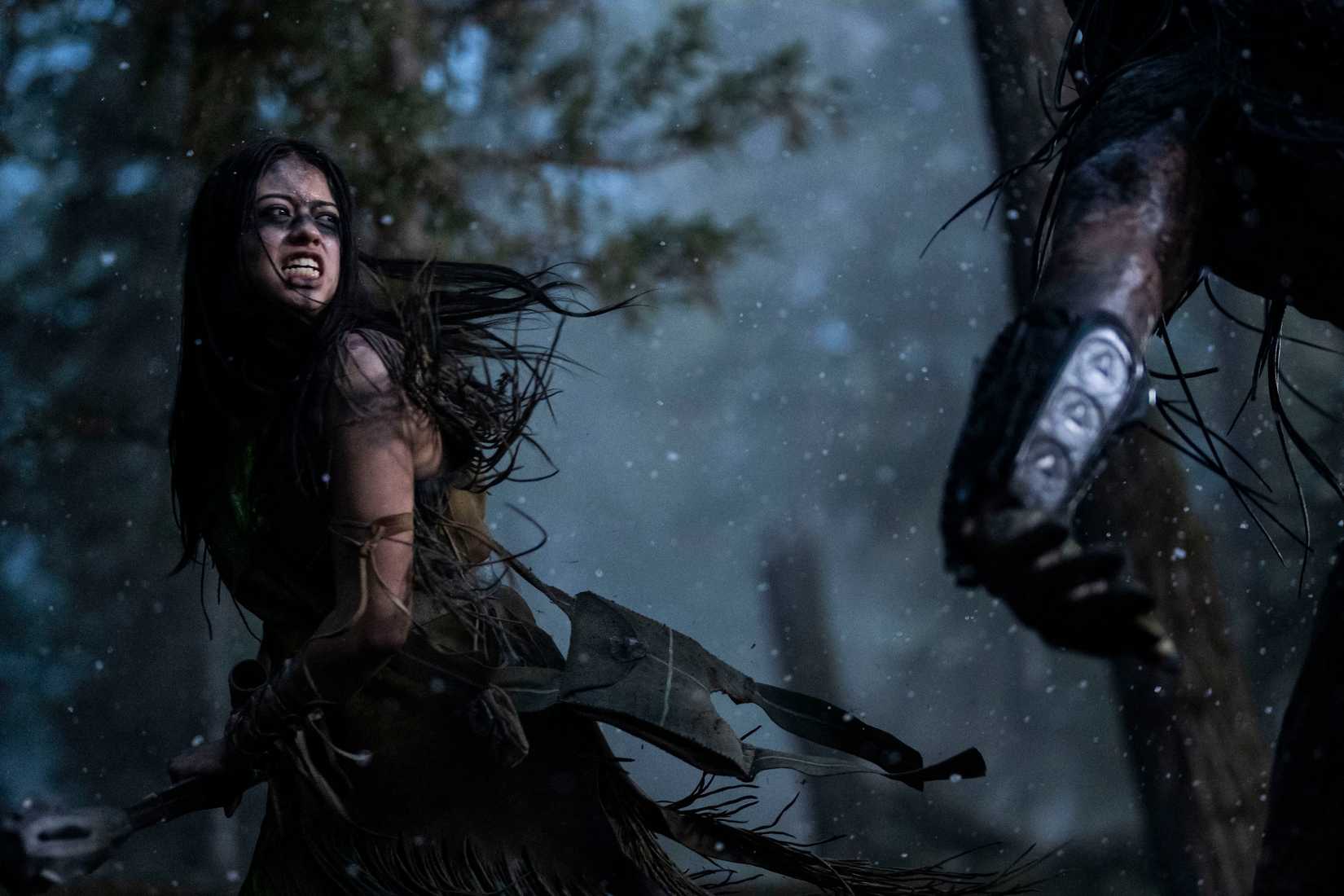 Naru (Amber Midthunder) faces the Predator in Prey