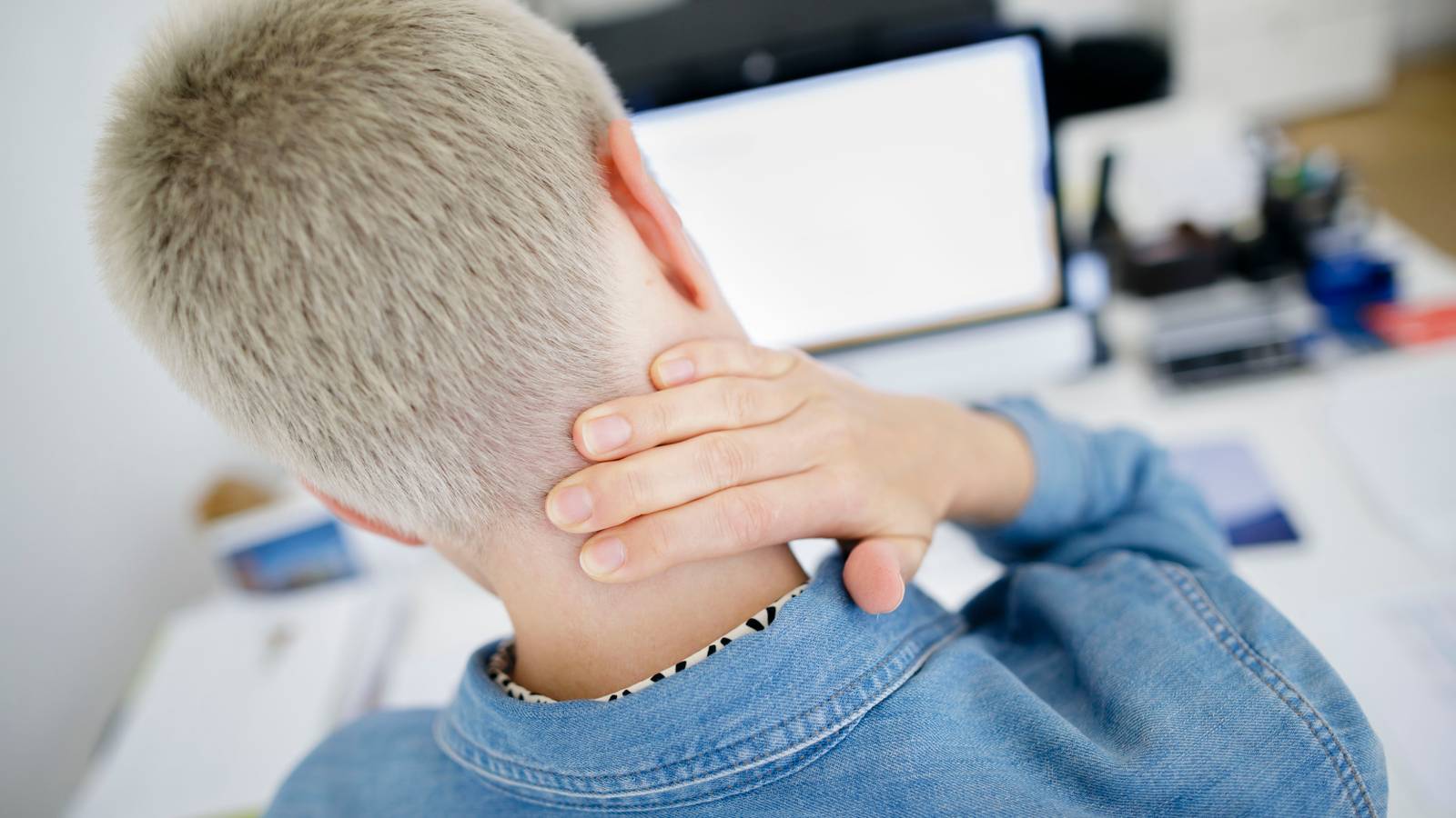 Neck exercises (neck-xercises) for gamers