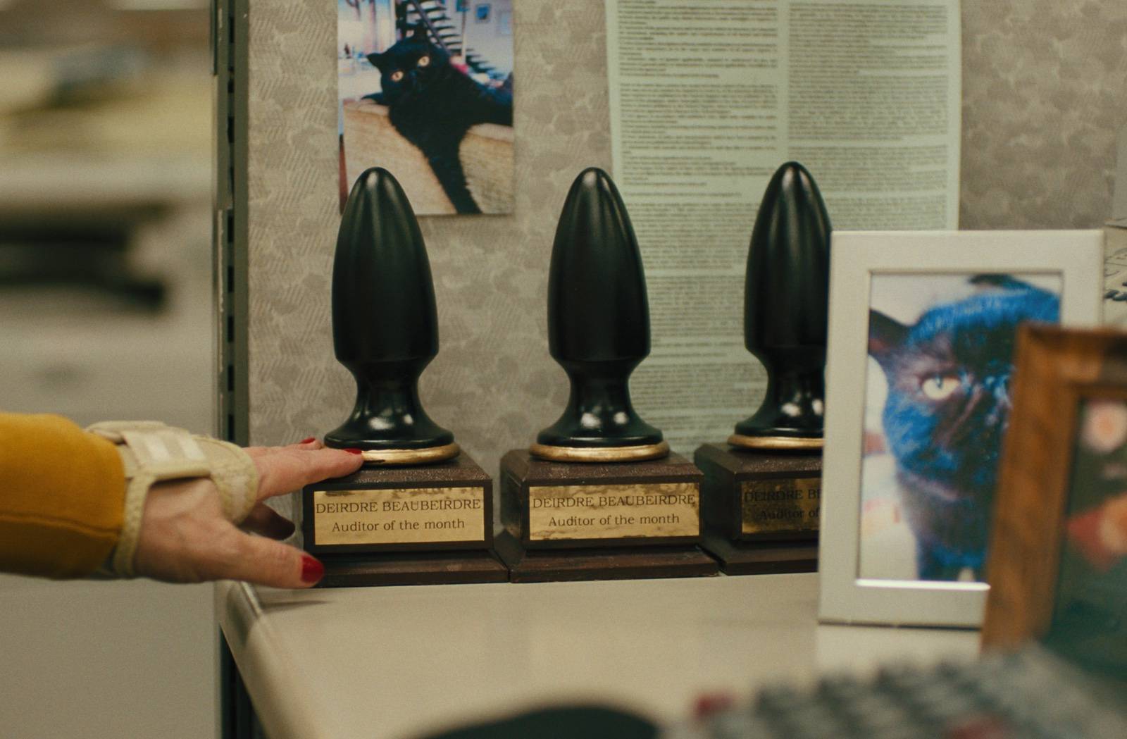 A24 is auctioning Everything Everywhere All At Once's butt-plug trophy A24 is auctioning Everything Everywhere All At Once's butt-plug trophy