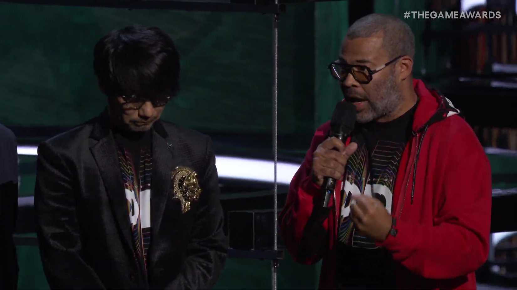 Hideo Kojima y Jordan Peele en el escenario en los Premios del Juego 2023