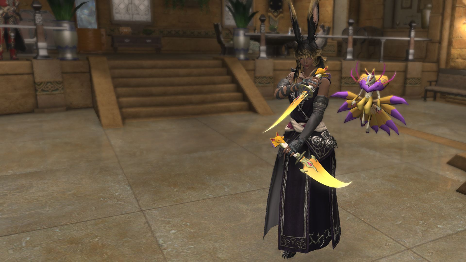 A FFXIV Viera holding up two bright yellow blades