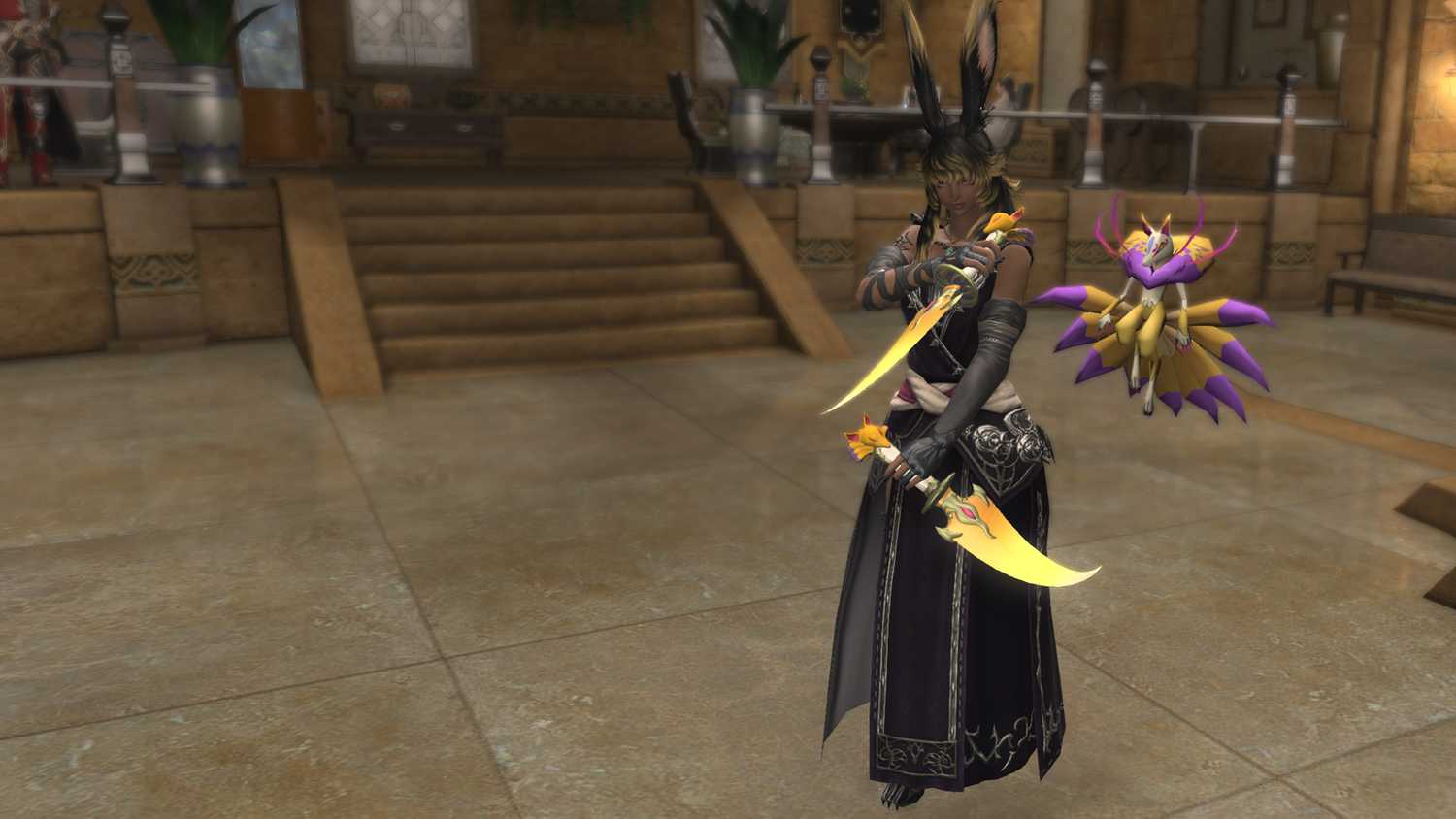 A FFXIV Viera holding up two bright yellow blades