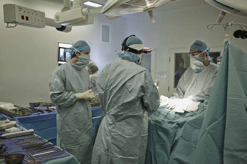 Watch the first Oculus Rift operation meant to change the way surgeons ...