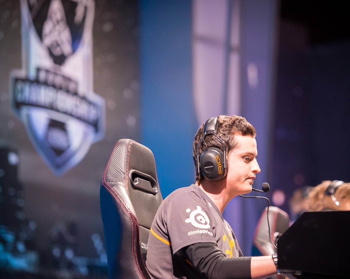 About last night 👀🧡💙 @fnatic.lol #leagueoflegends #league #lec #esports  #lolesports #gaming, image size:1200x958