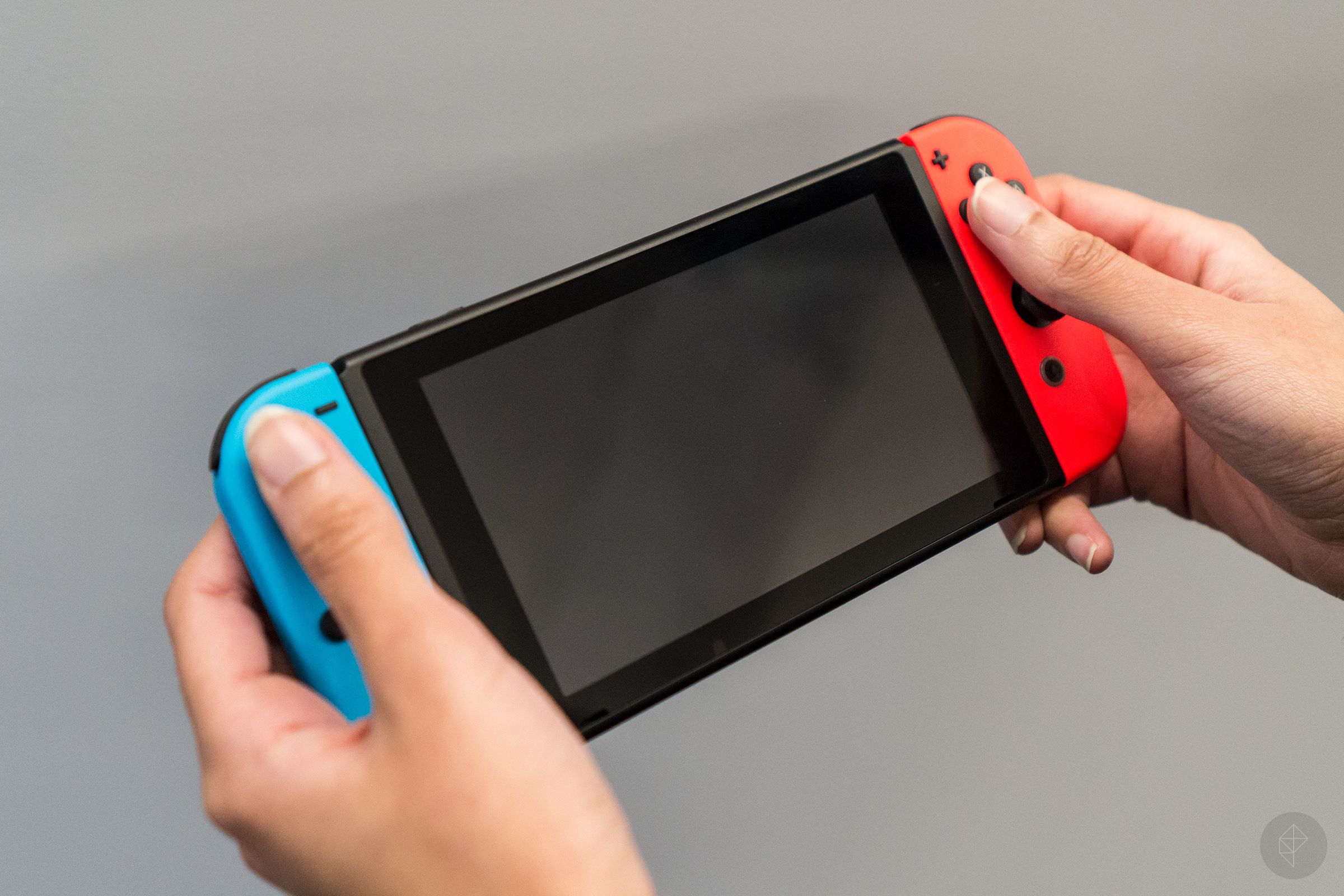 nintendo_switch_joy_cons_hands