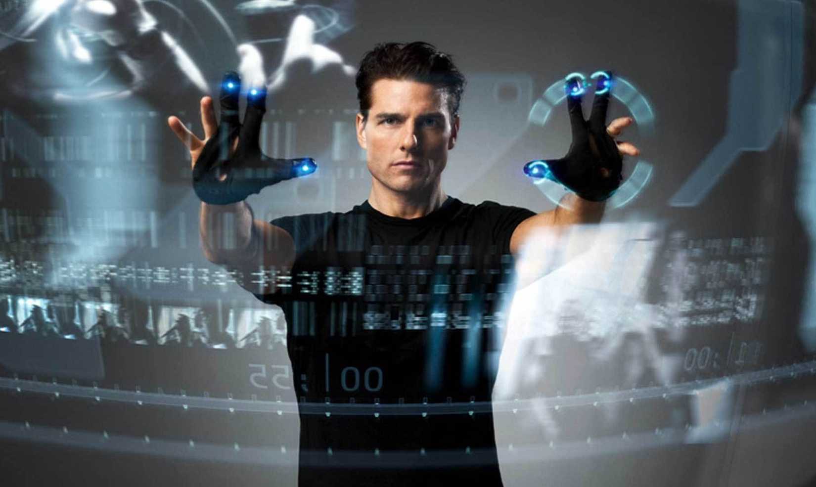 Minority Report - John Anderton using computer