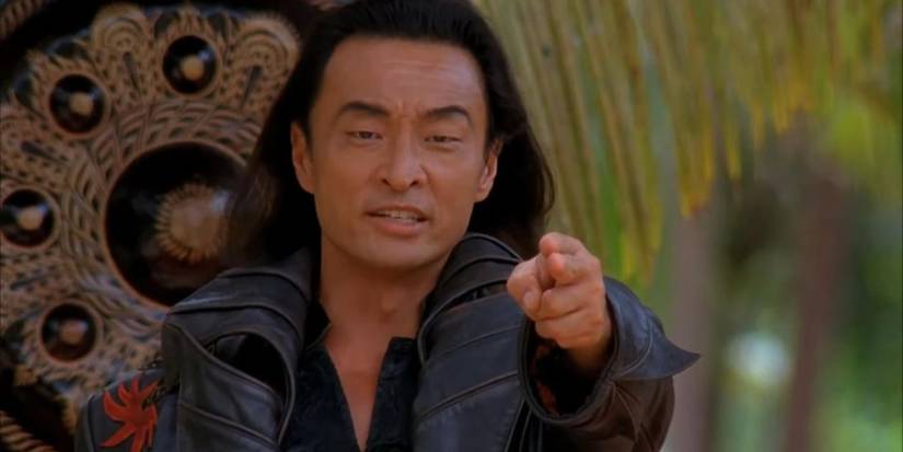 cary-hiroyuki-tagawa-as-shang-tsung-points-two-fingers-at-earthrealm-s-defenders-in-mortal-kombat-1995.jpg