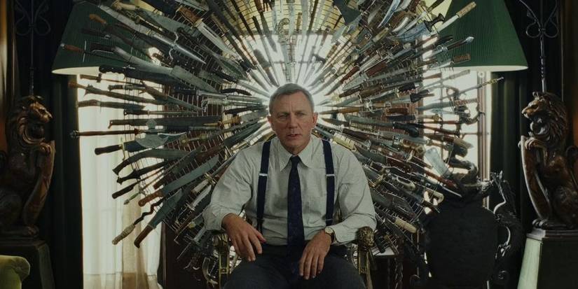 in-the-crosshairs-daniel-craig-as-benoit-blanc-in-knives-out.jpg